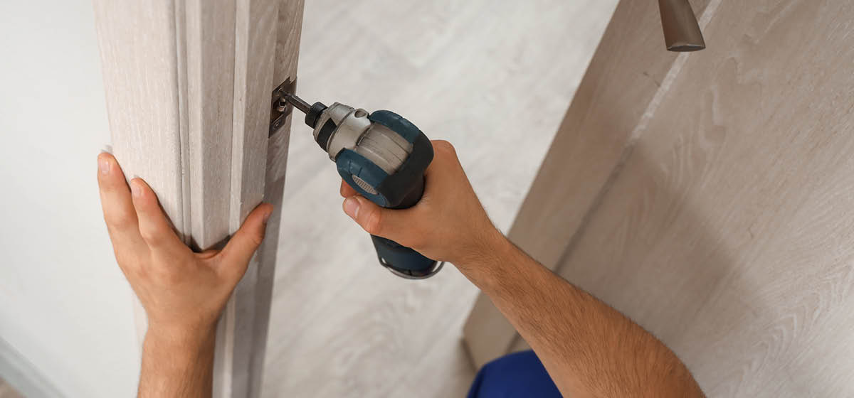 Stellenangebot: Bautischlergeselle gesucht | Bautischler / Servicetischler / Tischler Stempelmann in Hamburg | Gleich bewerben. Vollzeit, Festanstellung. Reparieren. Montieren. Mitdenken. Lust auf Handwerk & Kundenkontakt