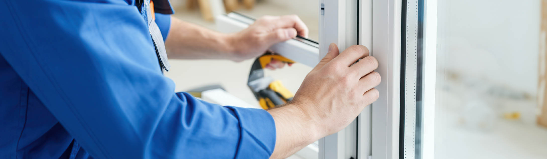 Wenn eine Fenster- oder Türenreparatur nicht mehr hilft, fachgerechten Neueinbau von Fenstern und Türen, individuellen Sonderanfertigung von Fenstern und Türen, Servicetischler Hamburg: Tischler Stempelmann