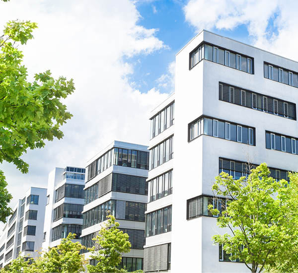 Von unseren Fensterwartungs- und Reparaturleistungen profitieren in Hamburg: Hausverwaltungen Wohnungsgenossenschaften Immobiliengesellschaften Eigentümer von Mehrfamilienhäusern Besitzer von Gewerbeimmobilien Privatkunden mit eigenen Häusern